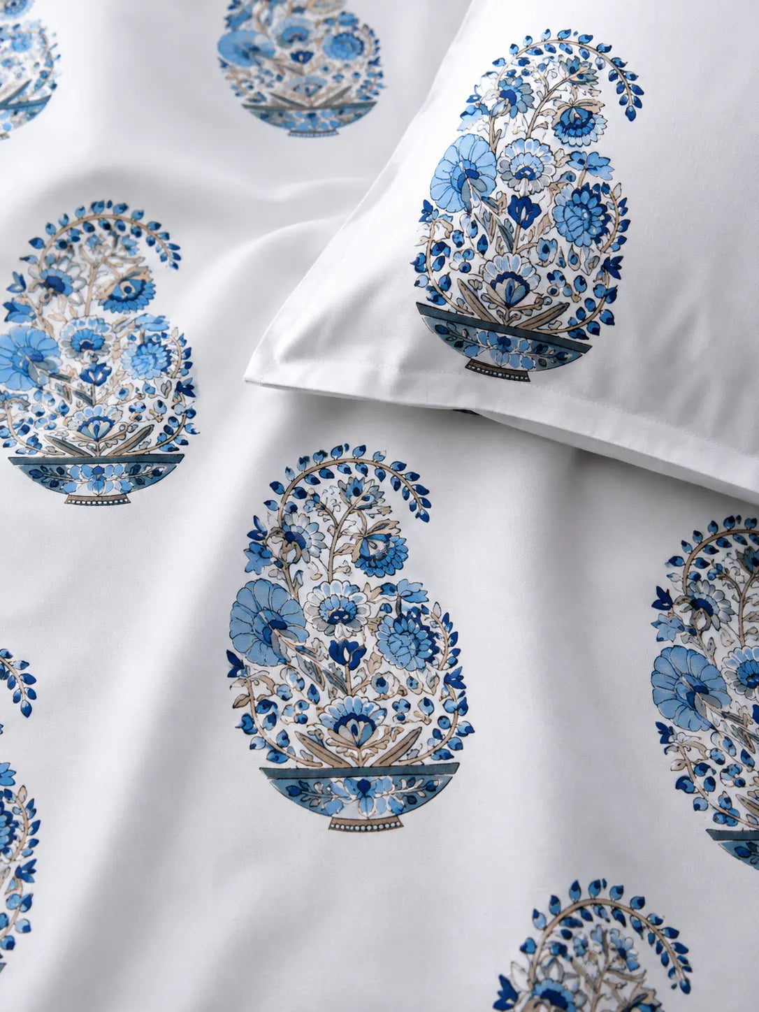 Sham-e-Bahaar Premium Aqua Blue Floral Handblock Print Cotton Bedsheet with 2 Pillow Covers (108x108 Super King Size)